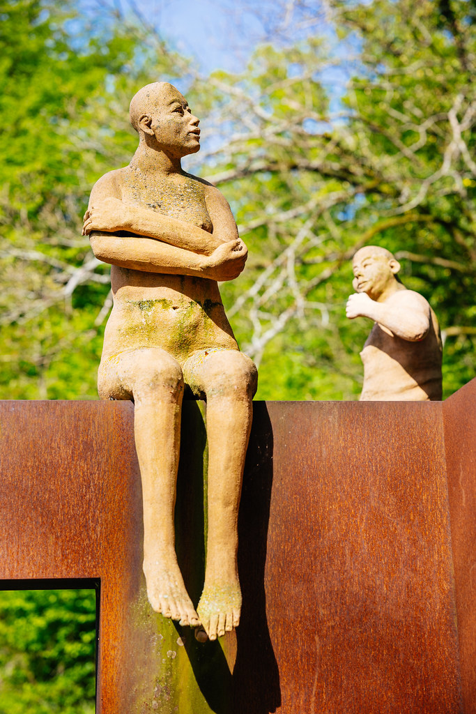 Sculpture corten d'Andrea Malaer - Personnages de Christina Wendt